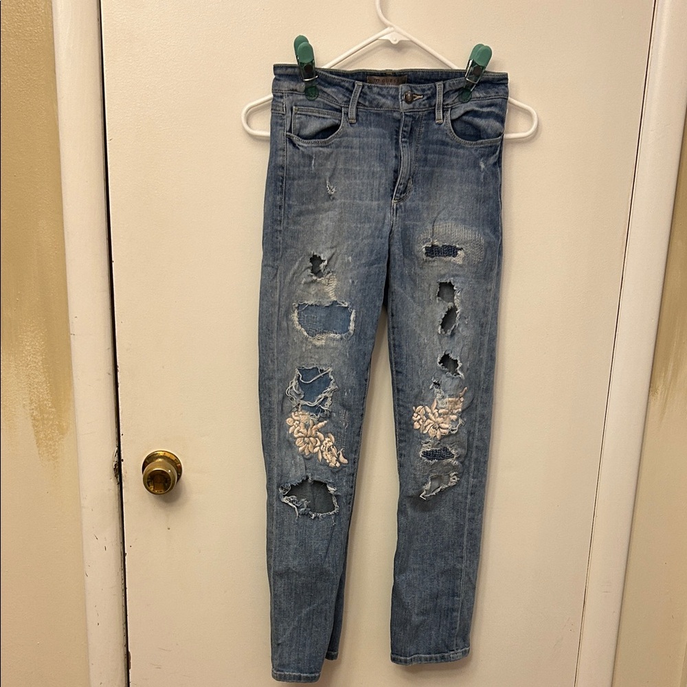 Guess Distressed Jeans with Floral Design Size 25
